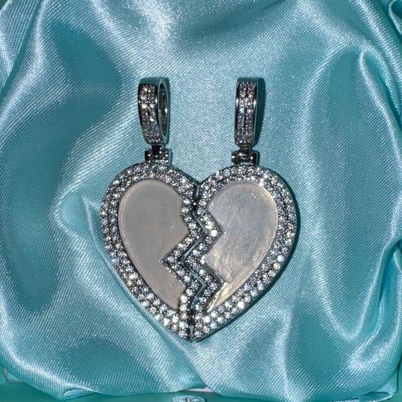 Jewelry - Heart Charm!!❤️❤️